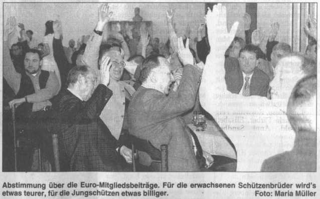 Abstimmung auf der Jahreshauptversammlung 2001 im Kolpinghaus - Bild: WP (23kB)