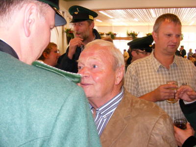 20090720__171_SF-Mo_13h21_Rotweintische